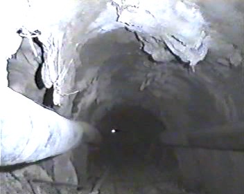 祁南矿 −550m 水平进风石门锚网喷支护巷道破坏情况